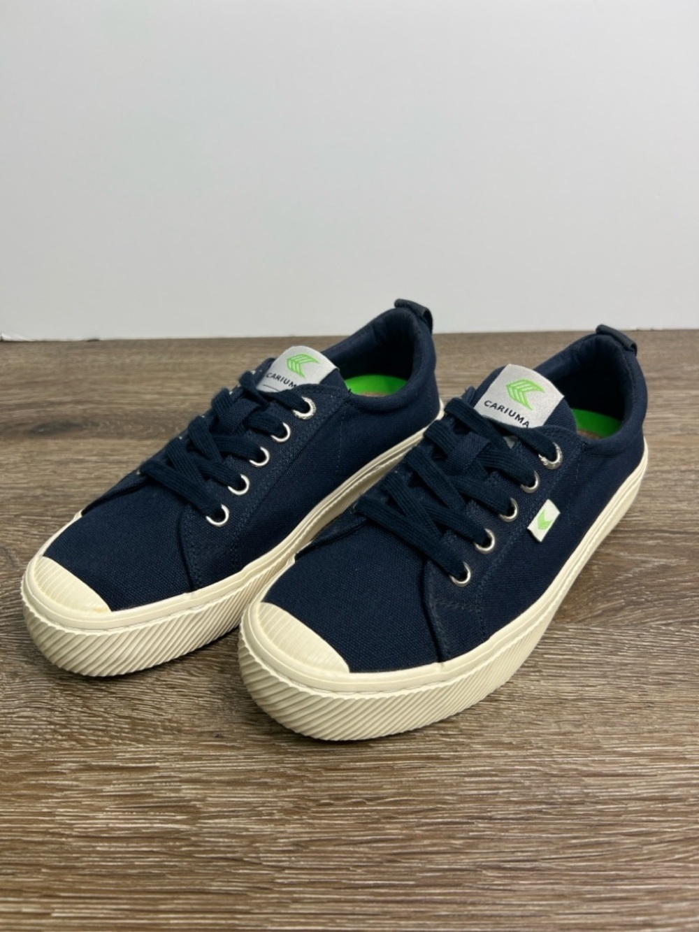 Cariuma OCA Low Canvas Sneakers Navy Sustainable Vegan Women’s 7 Casual Shoes